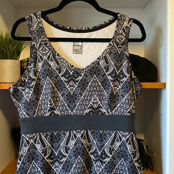 The North Face flashdry sleeveless dress. Size medium. 40” long. 19” pit to pit. - Picture 2 of 6